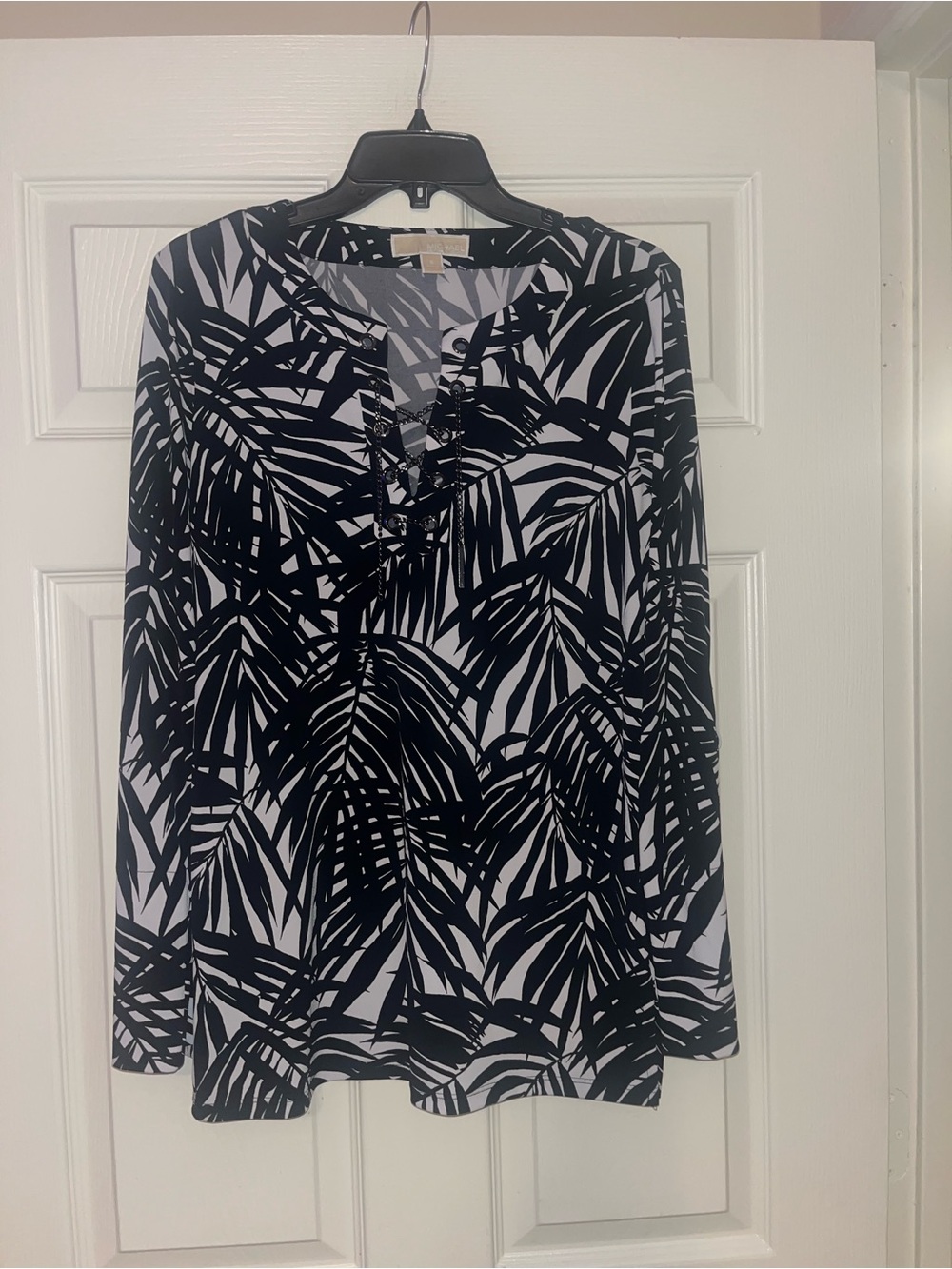 MICHAEL Michael Kors Black & White Leaf-Print Long Sleeve Tunic